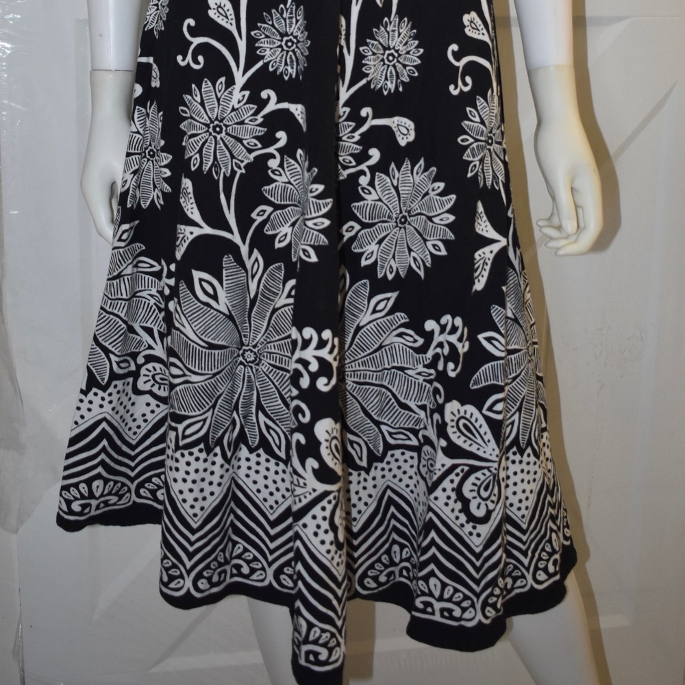 Magic Dress - Picture 3 of 5